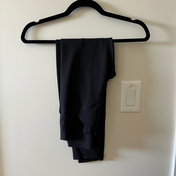 ARIE OFFLINE CROSSOVER ‘waffle’ LEGGINGS - Picture 1 of 2